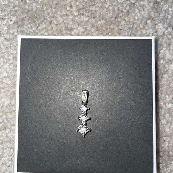 Diamond and white gold pendant - Picture 2 of 2